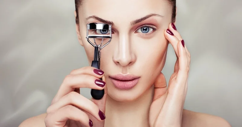 セルフケアでも改善できる 逆さまつ毛の治療法とは ローヤル美研